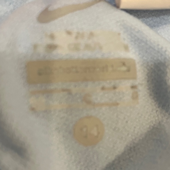 Nike women’s size 14 swim or exercise top built in bra - striped - Picture 13 of 14